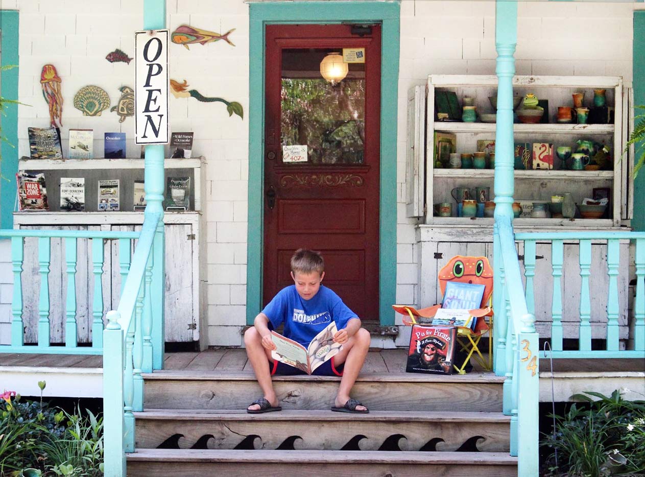 Books to be red - Bookstore on Ocracoke Island